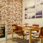 Appartement Flat 2, The Old Antiques Warehouse - Free Off-site Health Club Access With Pool, Sauna, Steam & Gym *