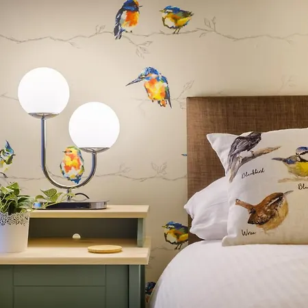 Apartment The Old Antiques Warehouse: Vintage Flat With Health Club Access *